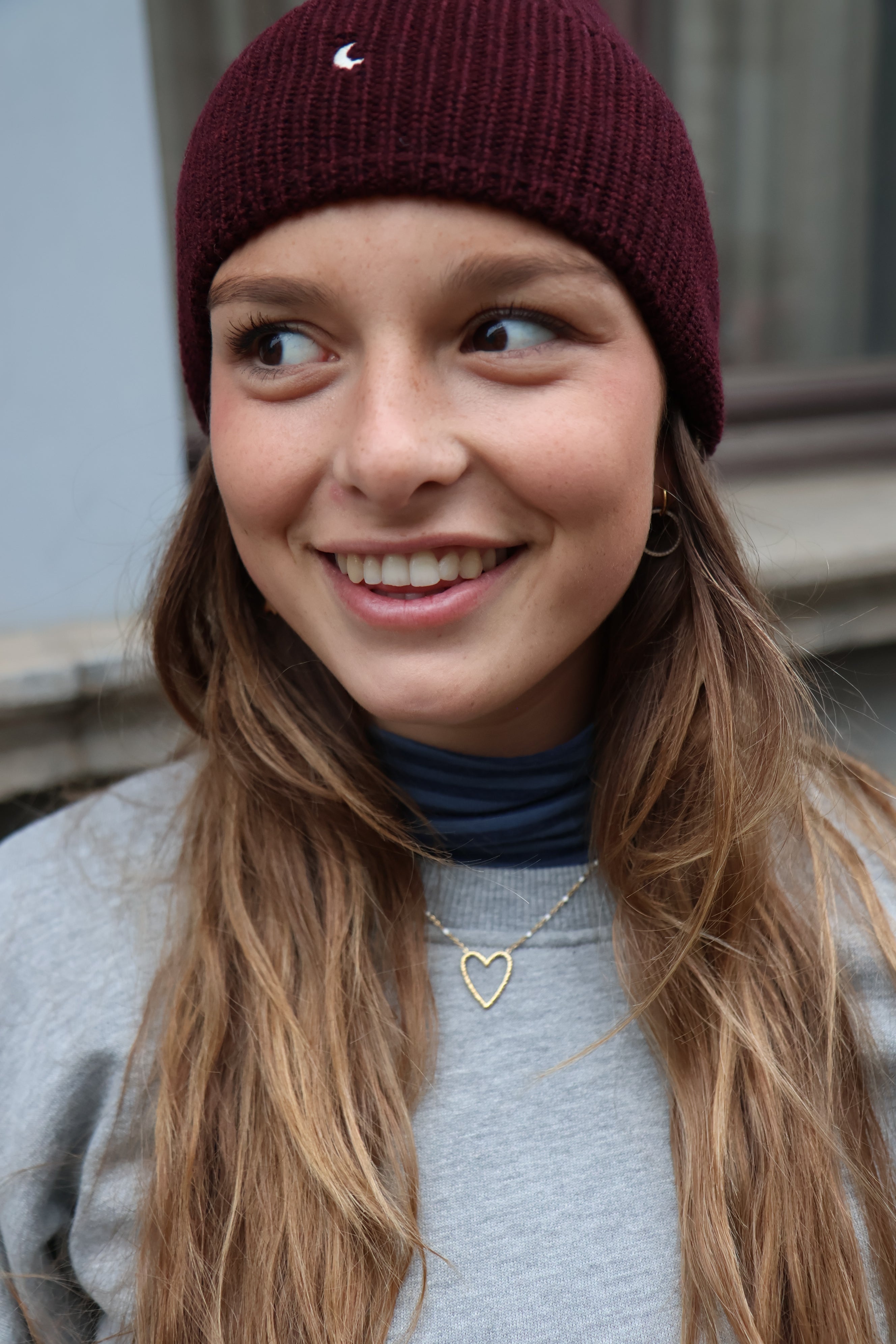 Ella and Rapha Moon berretto lana bordeaux unisex