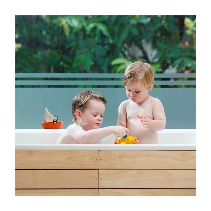 Plan Toys Barca a Vela Pinguino gioco bagnetto legno