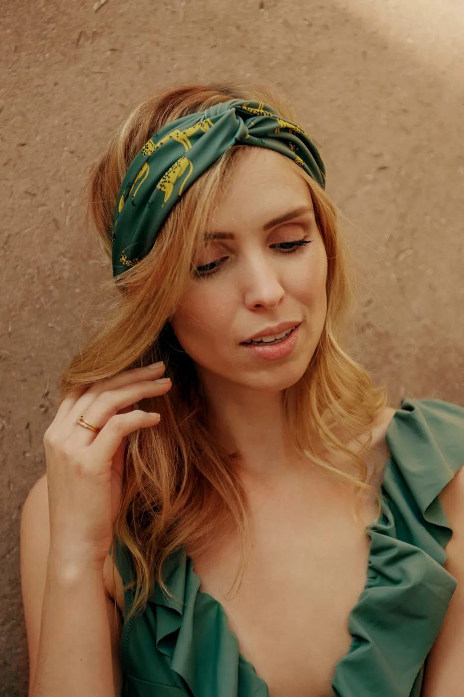 Ella and Rapha Leopard Green fascia capelli verde UPF 50+