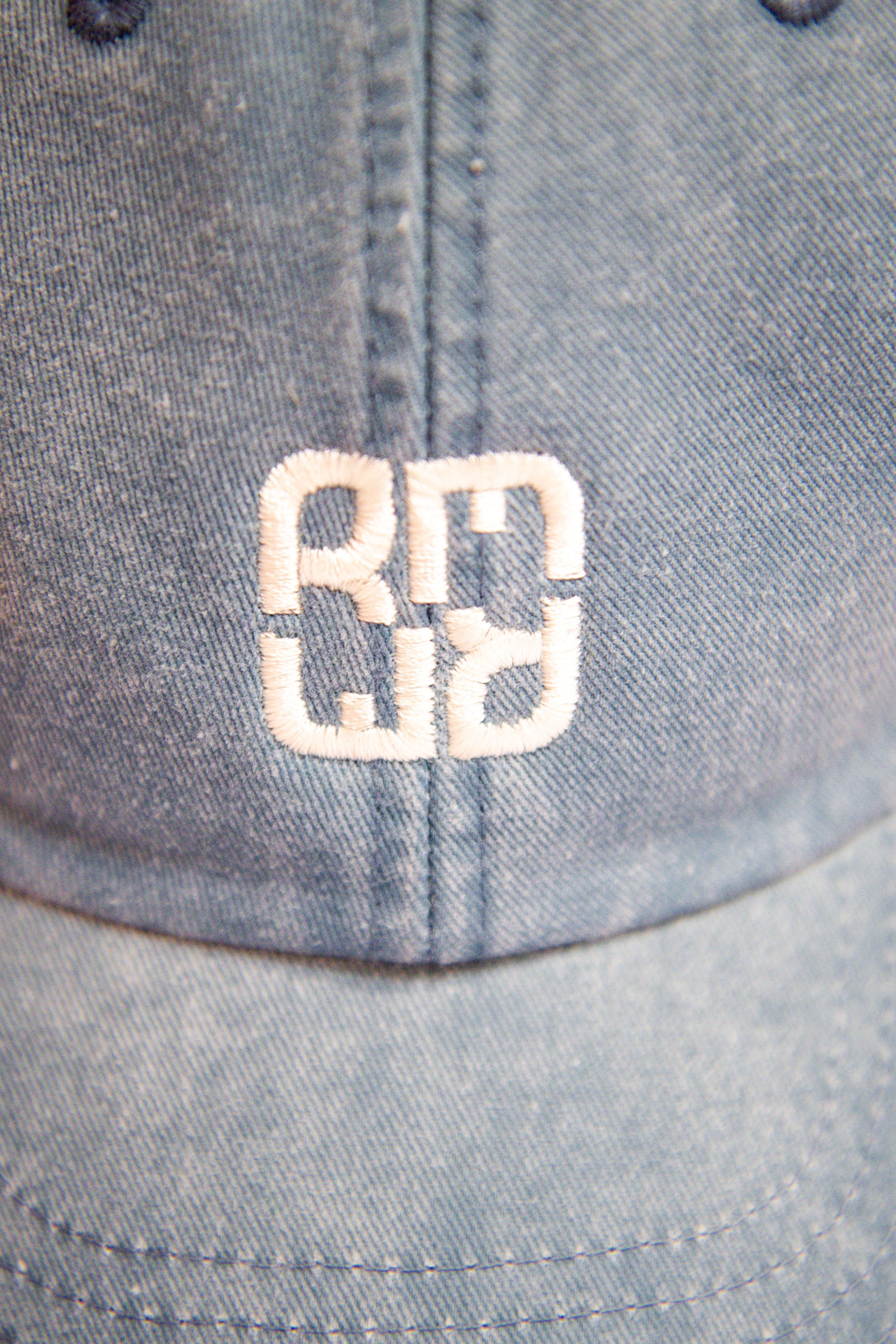 Ella and Rapha Icon cappellino denim chiaro unisex