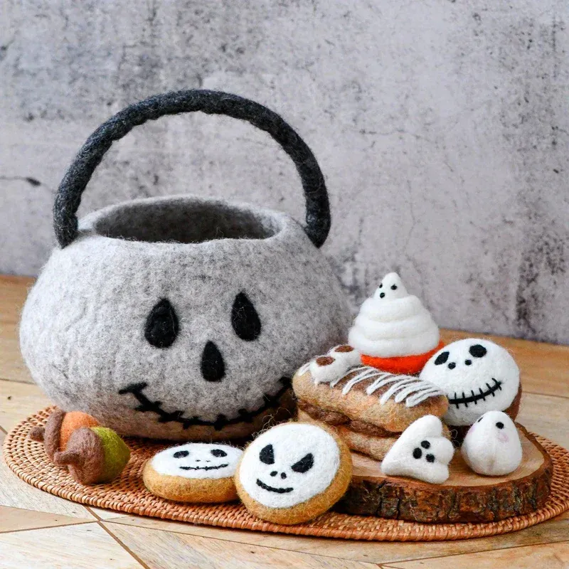 Tara Treasures Spooky Ghost set feltro Halloween