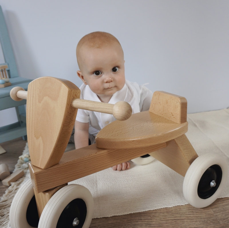 Egmont Toys Triciclo cavalcabile legno massello 47 cm