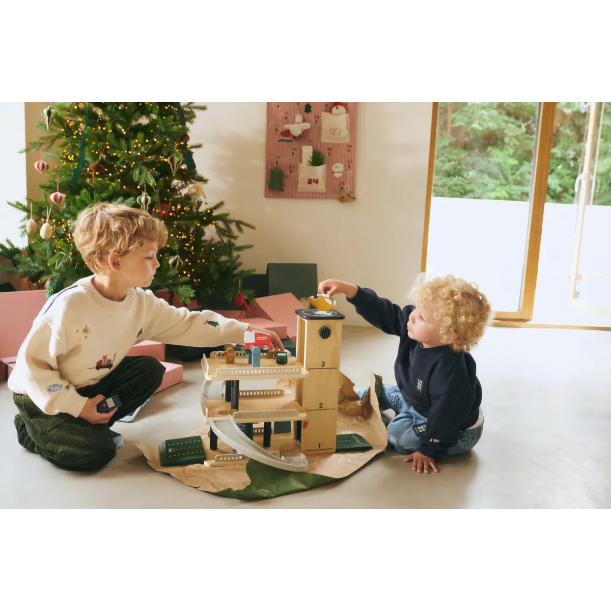 Liewood Jordy garage multipiano in legno con veicoli