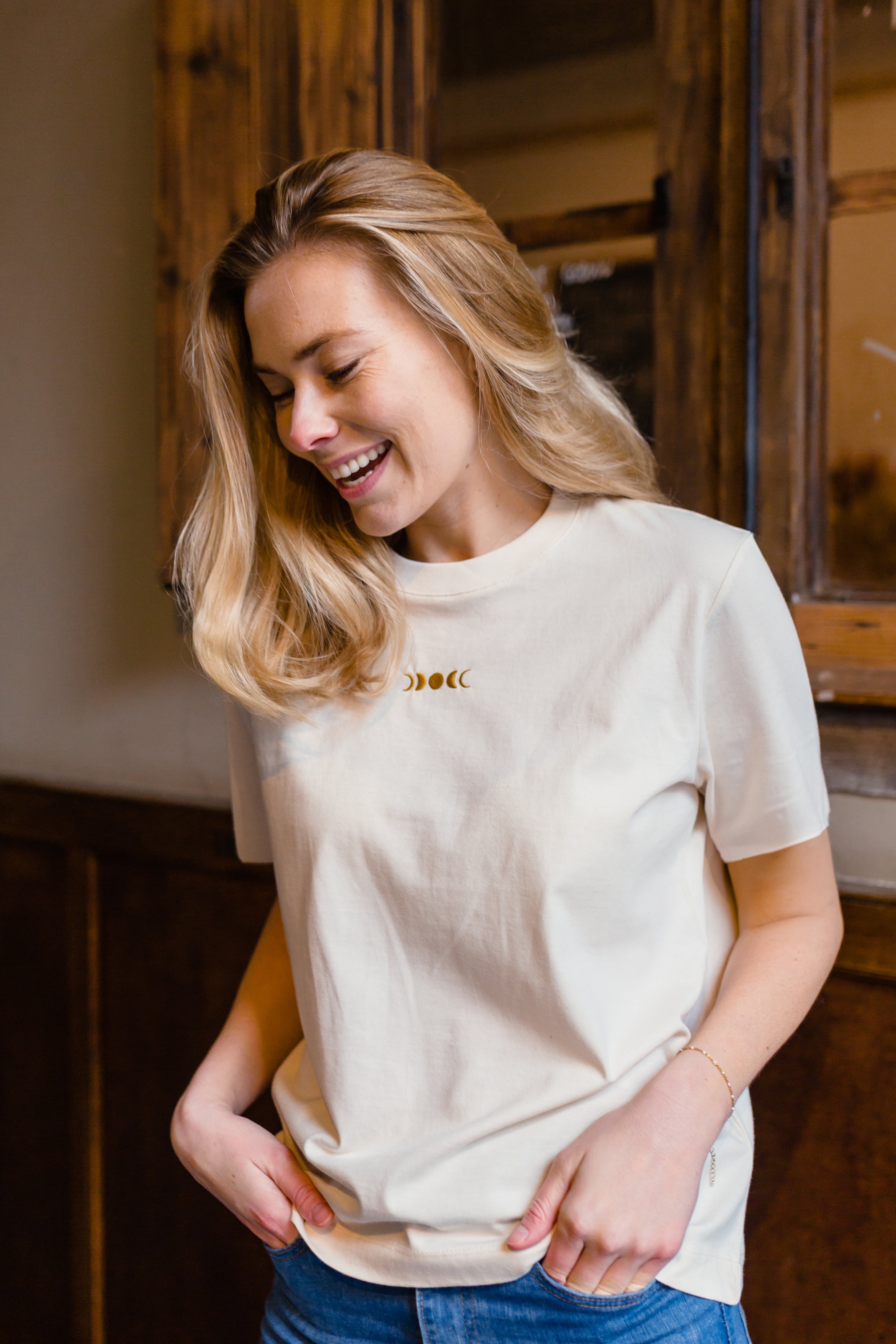 Ella and Rapha Full Moon t-shirt avorio ricamo oro