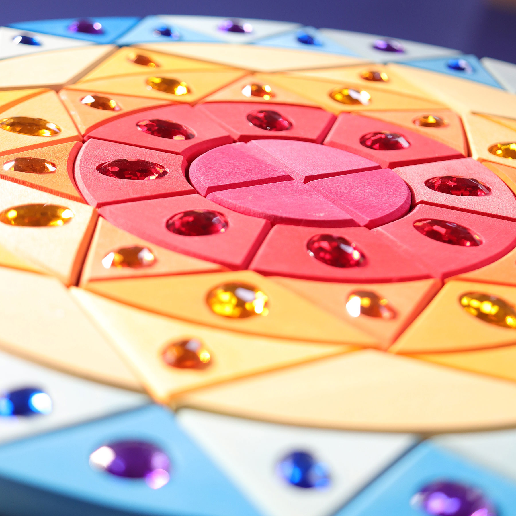 Grimm's Mandala Sole gioco in legno 76 pezzi con vassoio