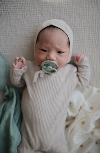 Ella and Rapha Moon ciuccio crema-salvia set 2 pezzi