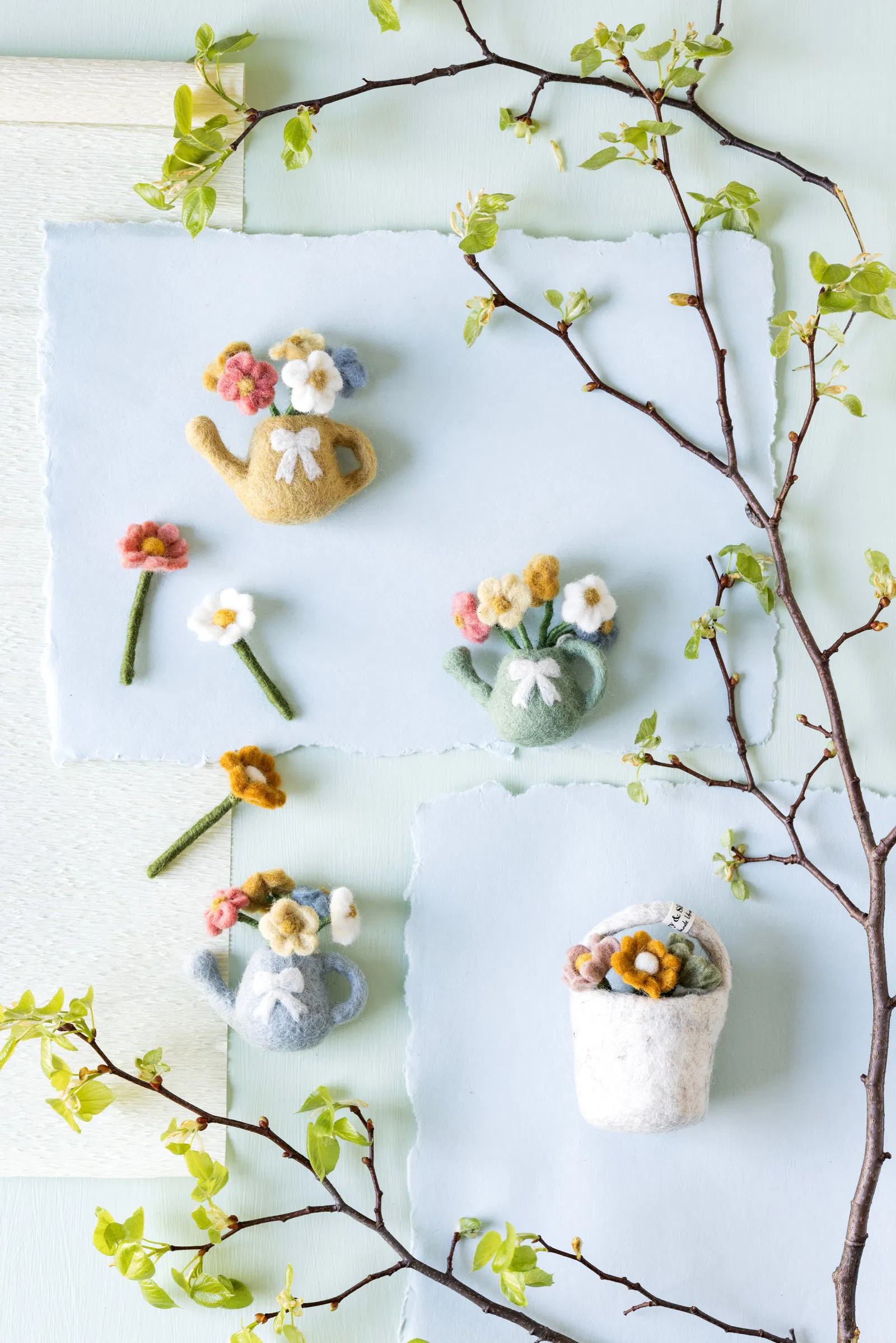 Gry & Sif Annaffiatoio con fiori decorazione feltro 6x8 cm