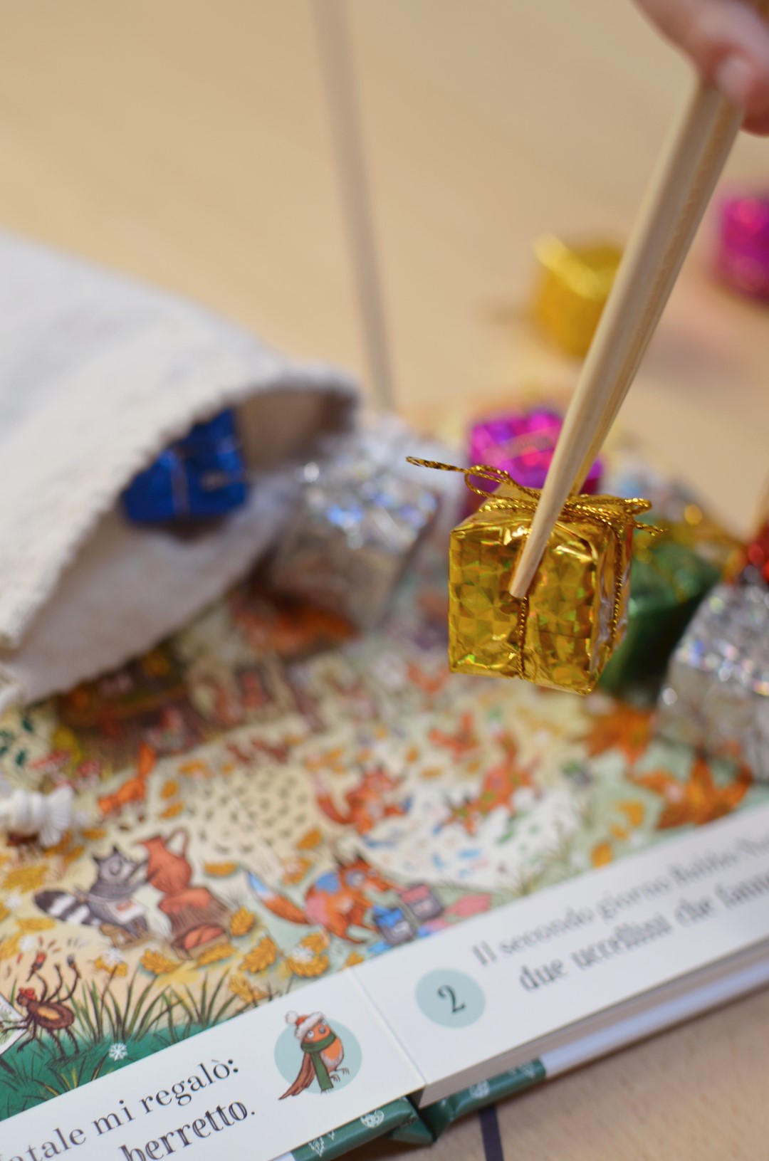 Emme Dodici giorni a Natale mini playset libro 12 regali