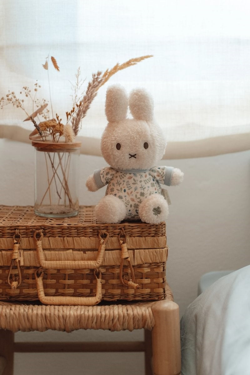 Miffy Lucky Leaves peluche coniglio blu 20 cm