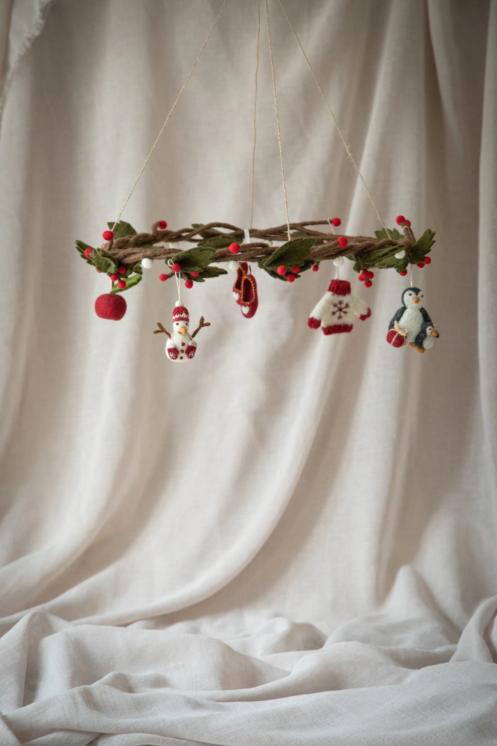 Gry & Sif ghirlanda Natale feltro lana 45 cm fatta a mano
