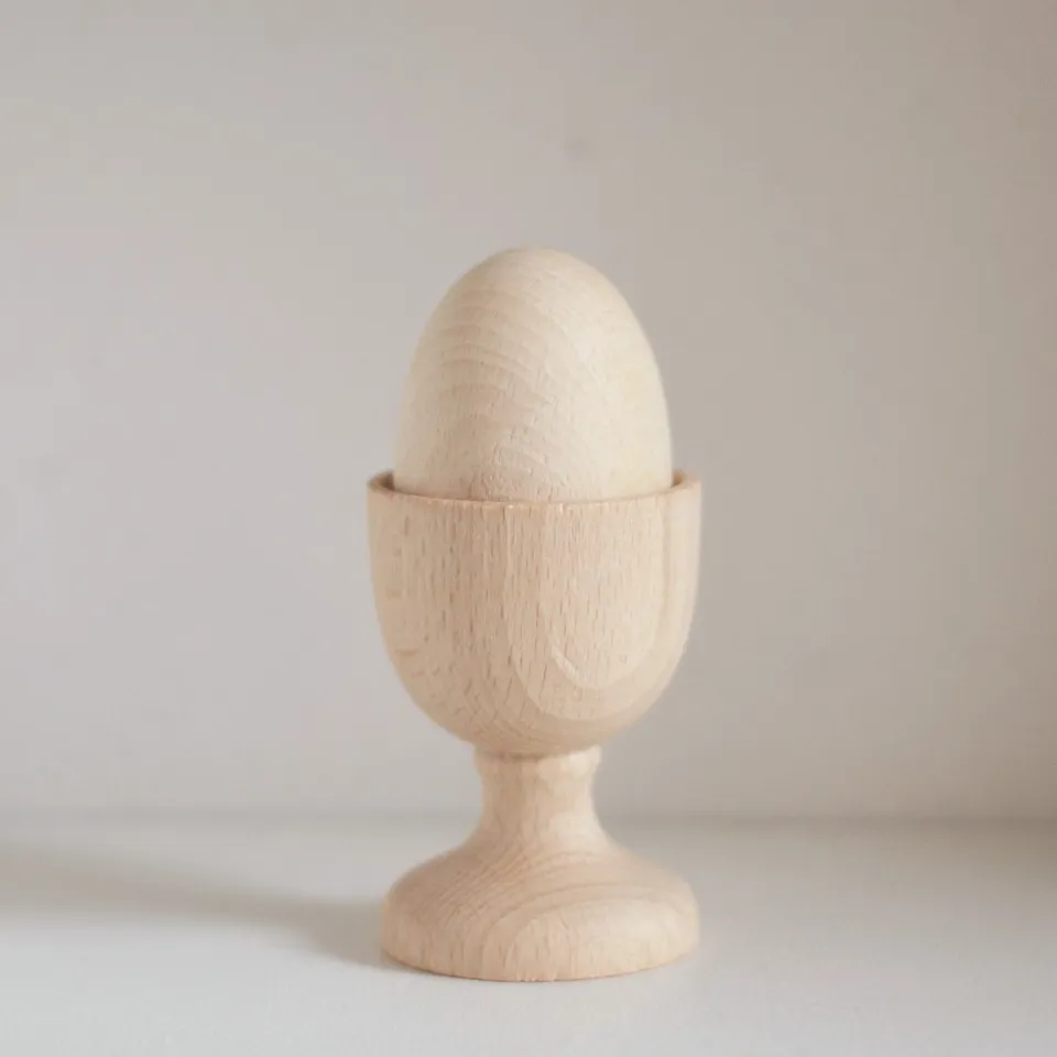 Uovo con portauovo legno gioco euristico