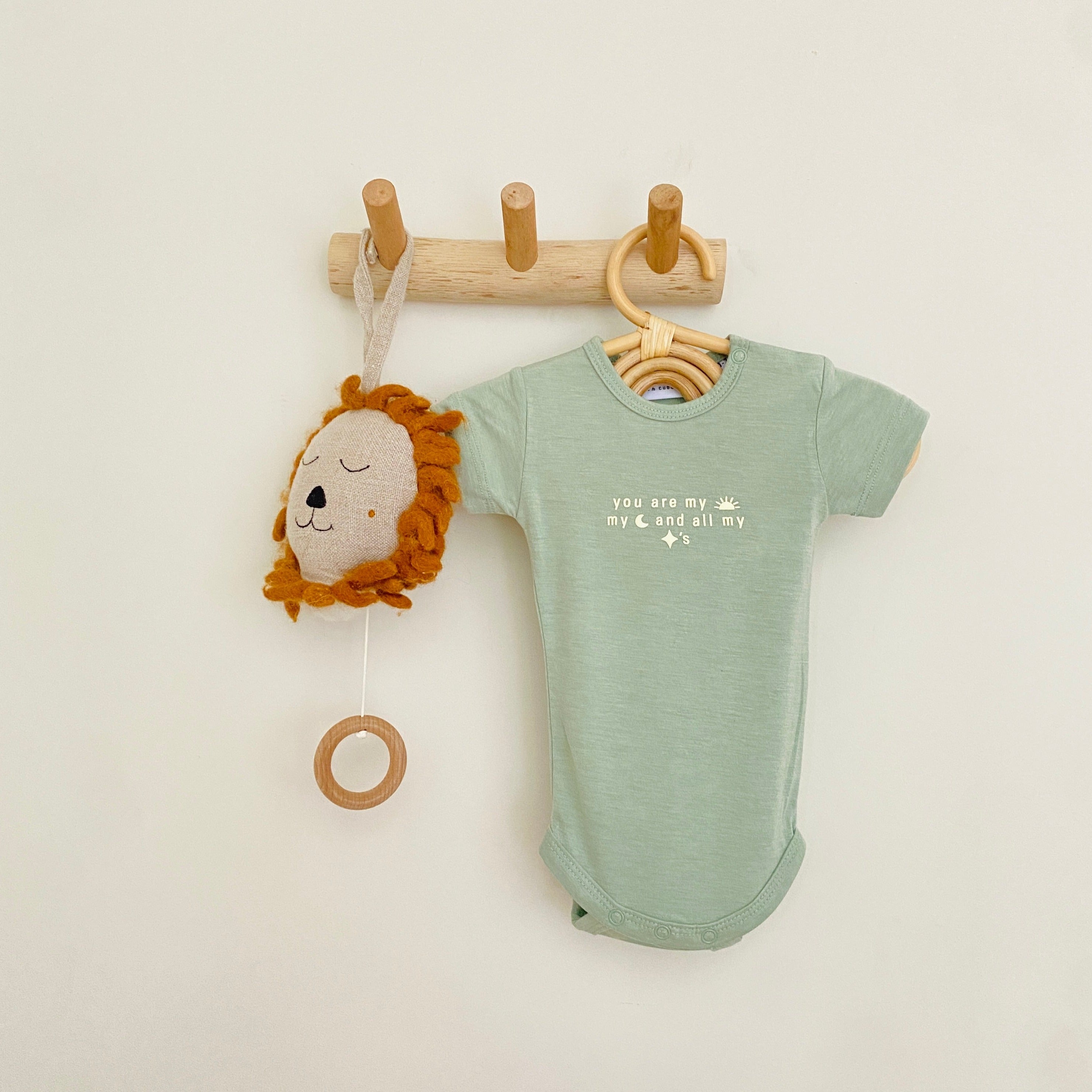 Ella and Rapha Sun Moon Stars Body Neonato Verde