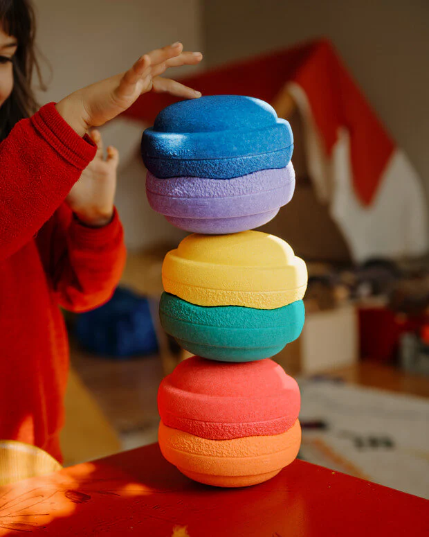 Stapelstein Rainbow Mini sassi impilabili set 6 pezzi + carte