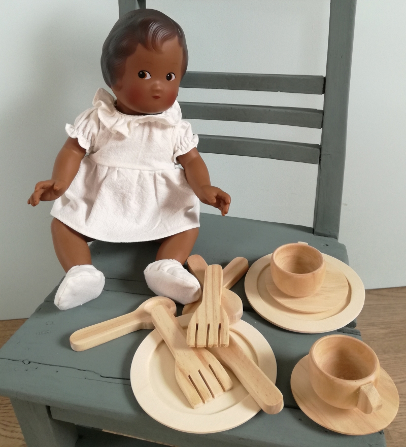 Egmont Toys Set Stoviglie in Legno 12 Pezzi Gioco Cucina 18 Mesi