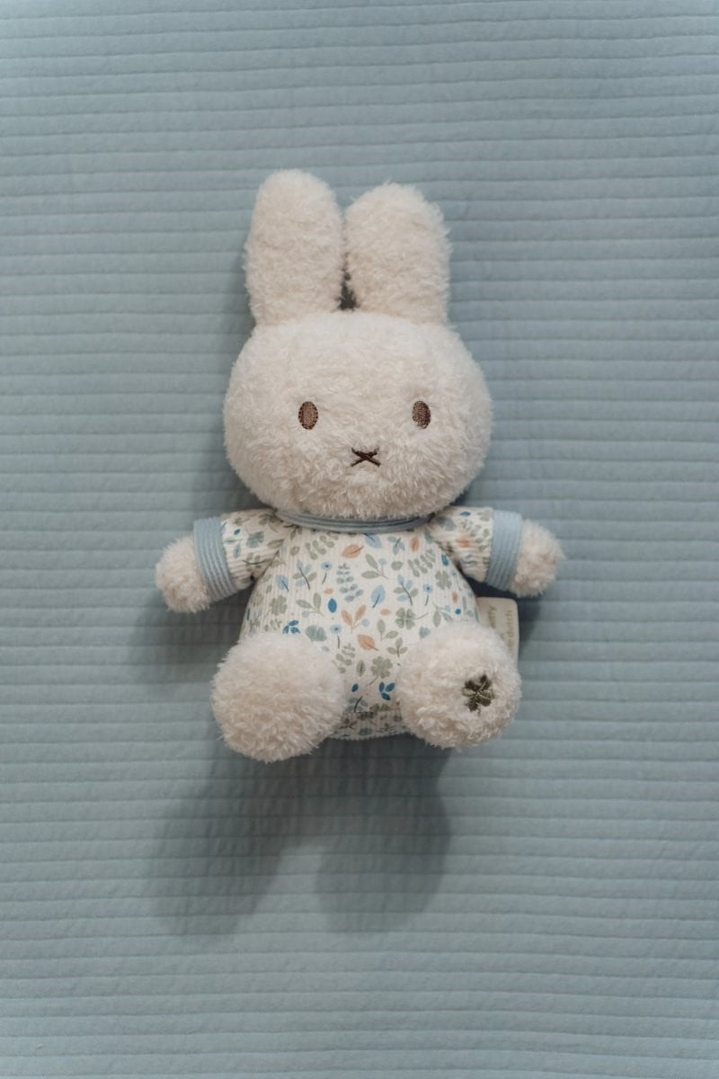 Miffy Lucky Leaves peluche coniglio blu 20 cm