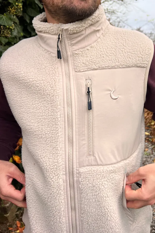 Ella and Rapha Teddy Vest gilet smanicato uomo beige