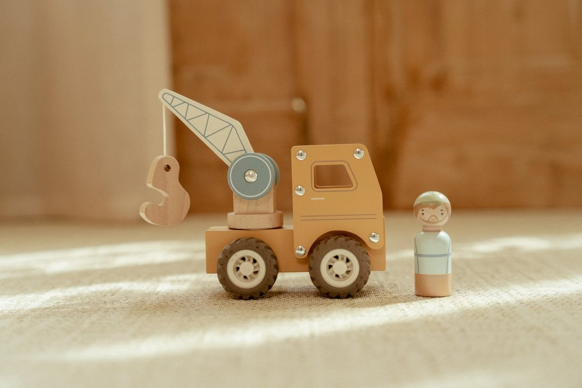Little Dutch camion gru in legno con operaio gomme