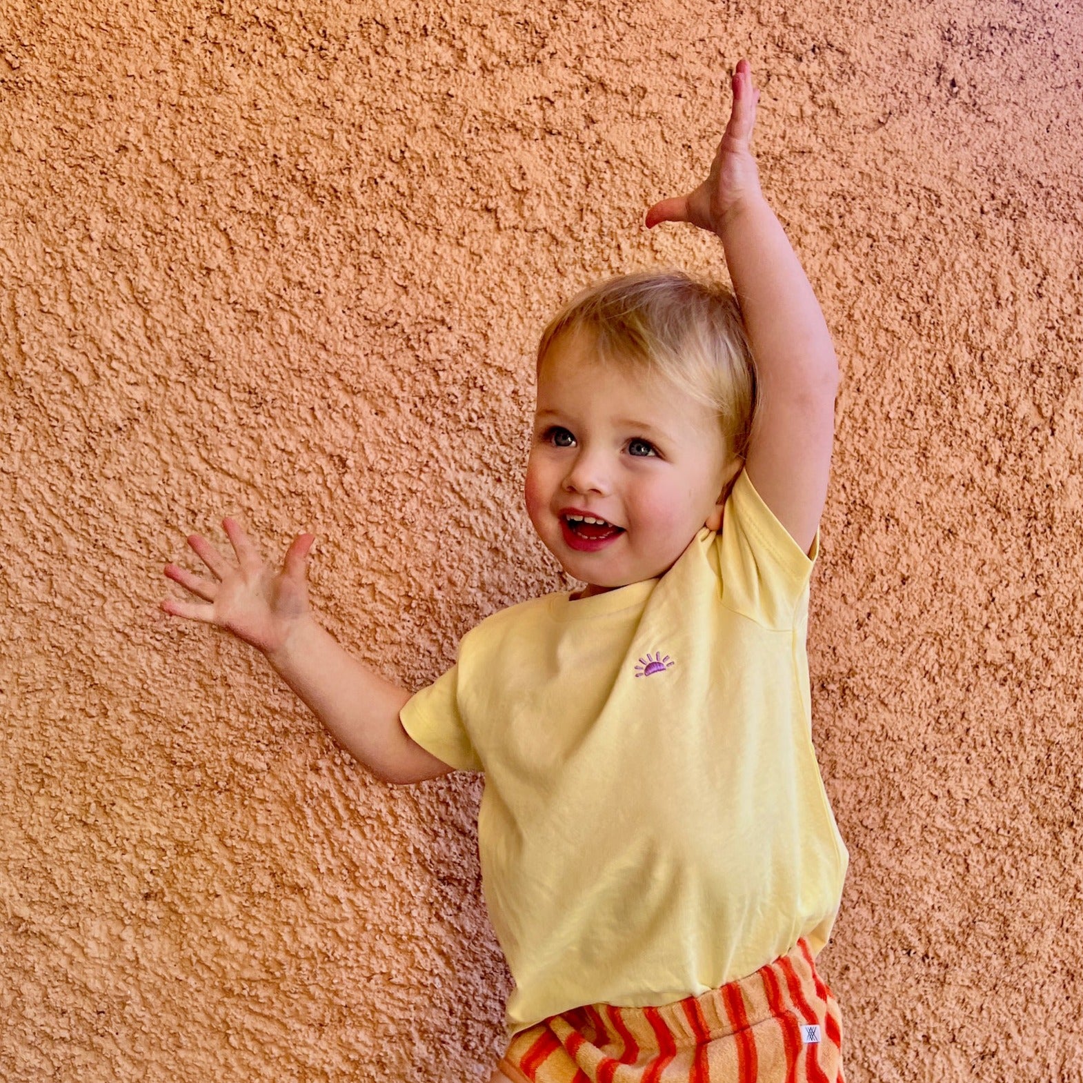 Ella and Rapha Sun t-shirt giallo burro bambino cotone organico
