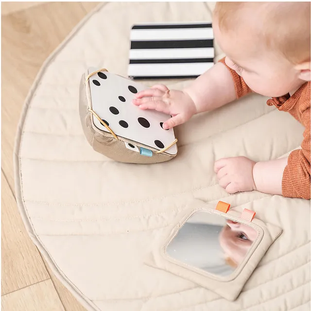 Done by Deer Tummy Time Cuscino Gioco Neonato Carte