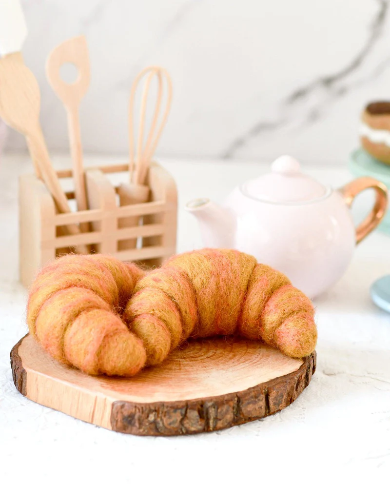 Tara Treasures croissant feltro lana gioco cucina 11,5 cm