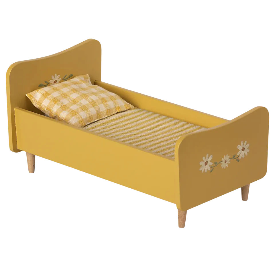 Maileg lettino bambole in legno giallo