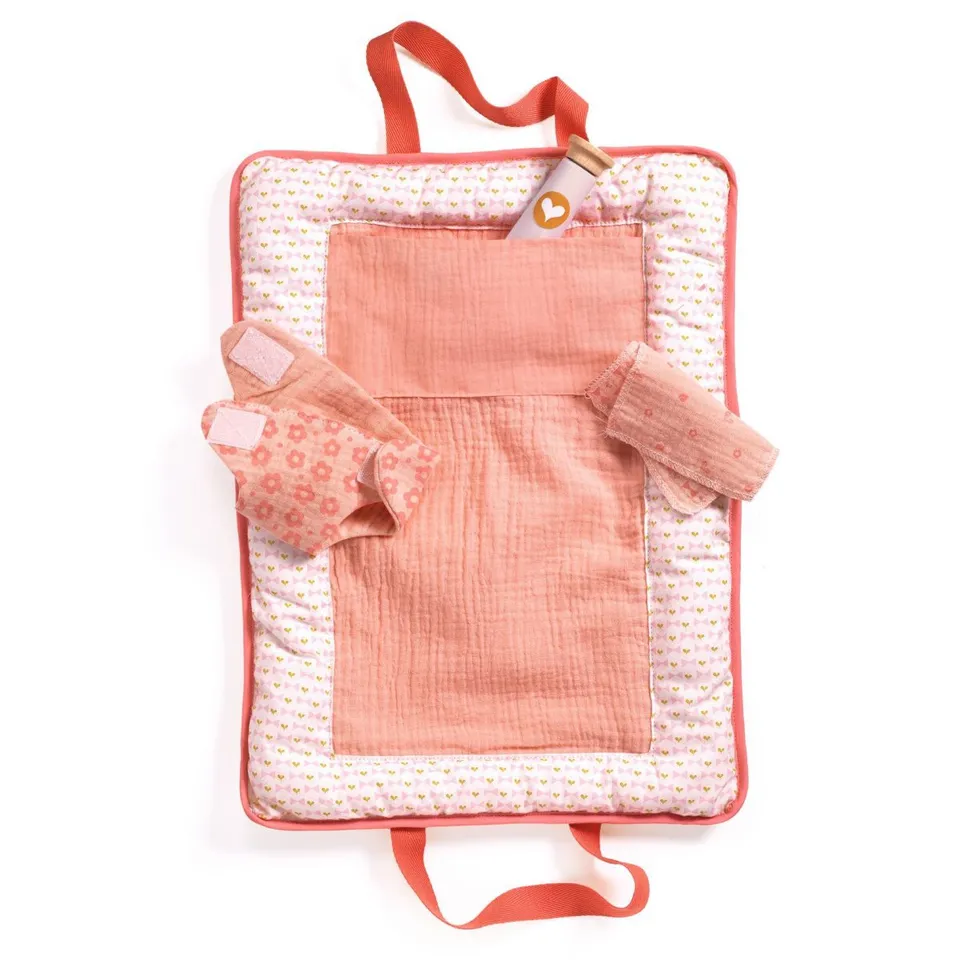 Djeco Pomea Set Cambio Bambole Rosa 30-34 cm