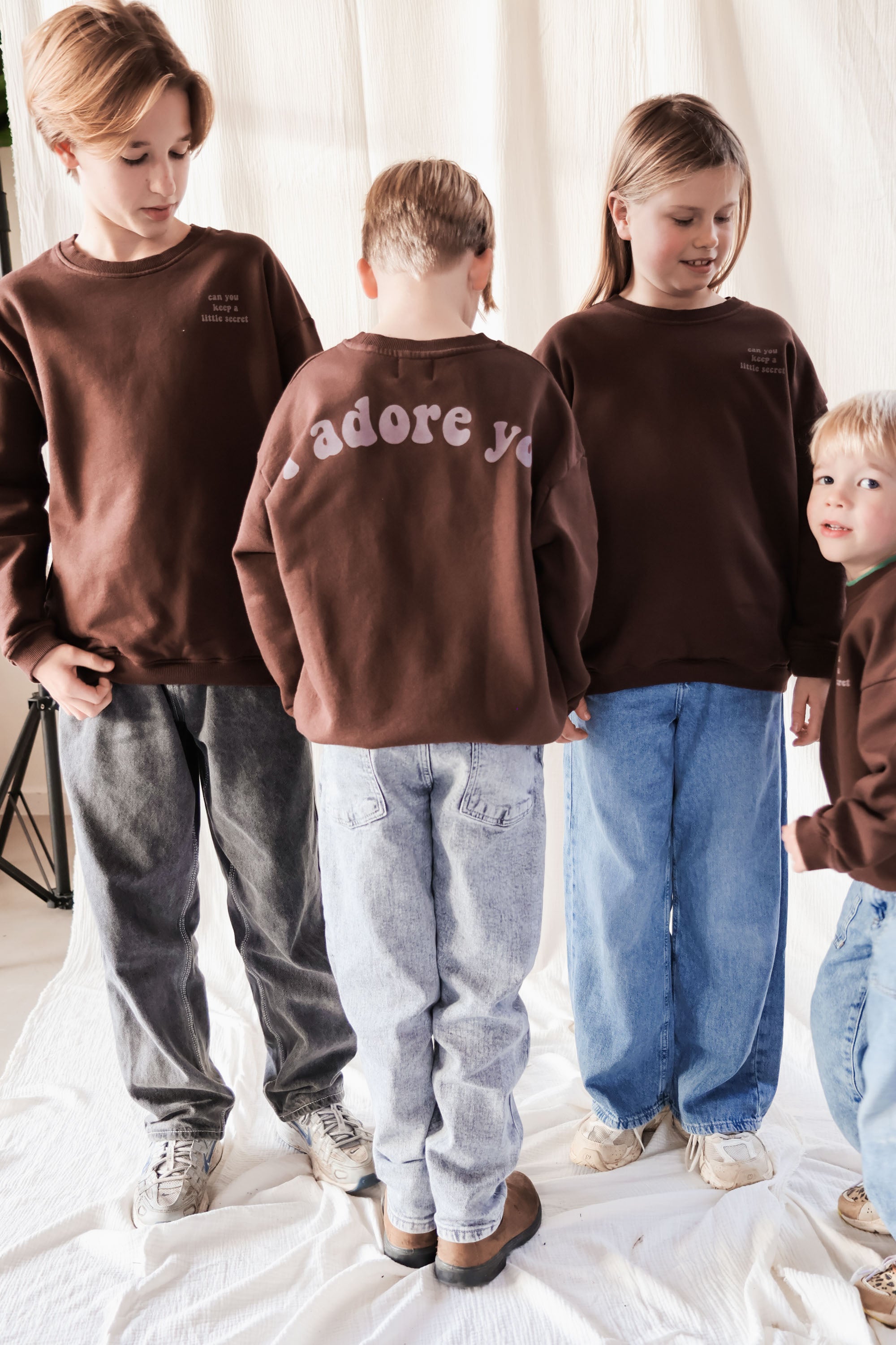 Ella and Rapha I Adore You felpa marrone loose fit bimbi