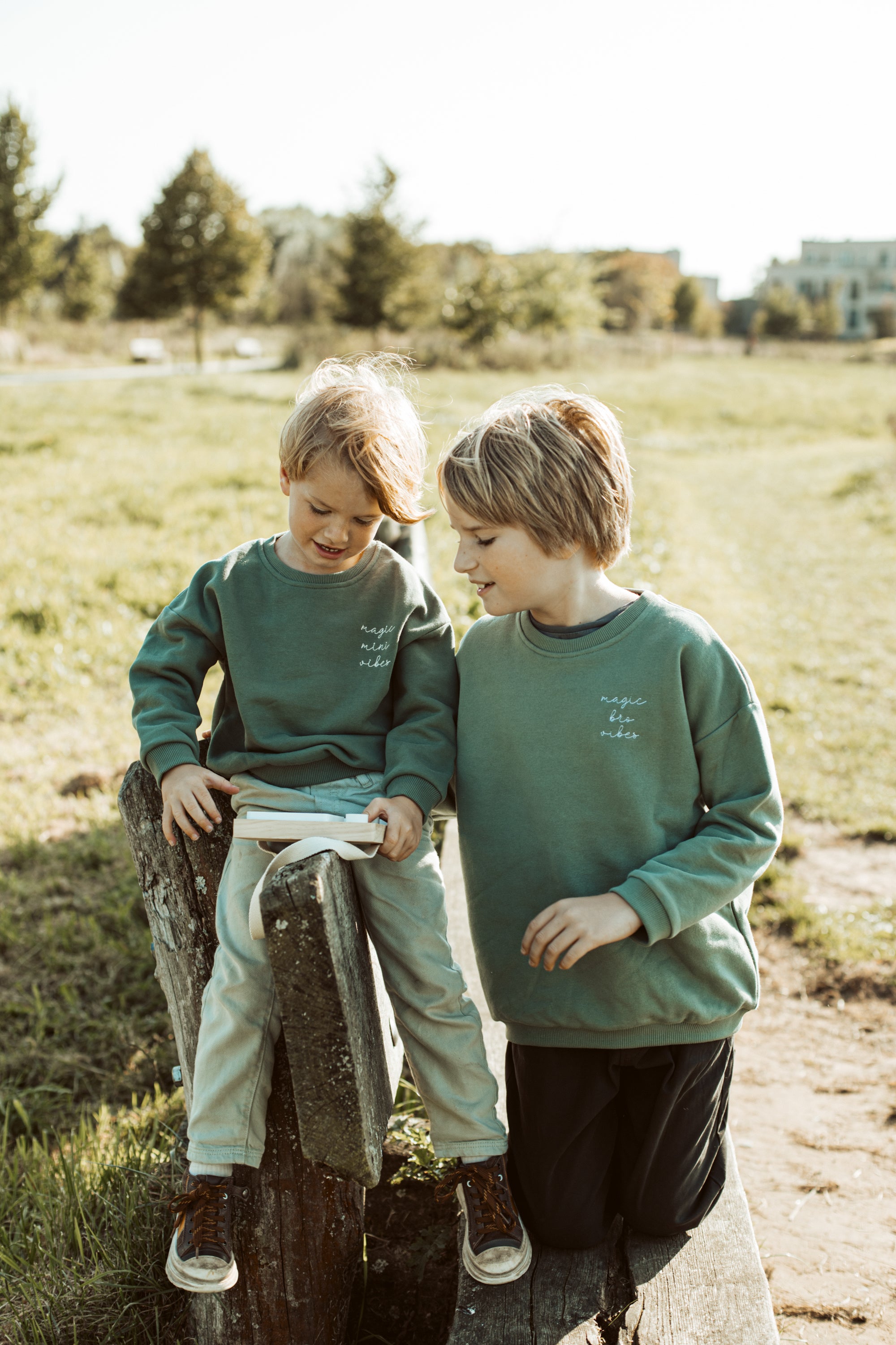 Ella and Rapha Bro Loose Fit felpa verde pino cotone bio