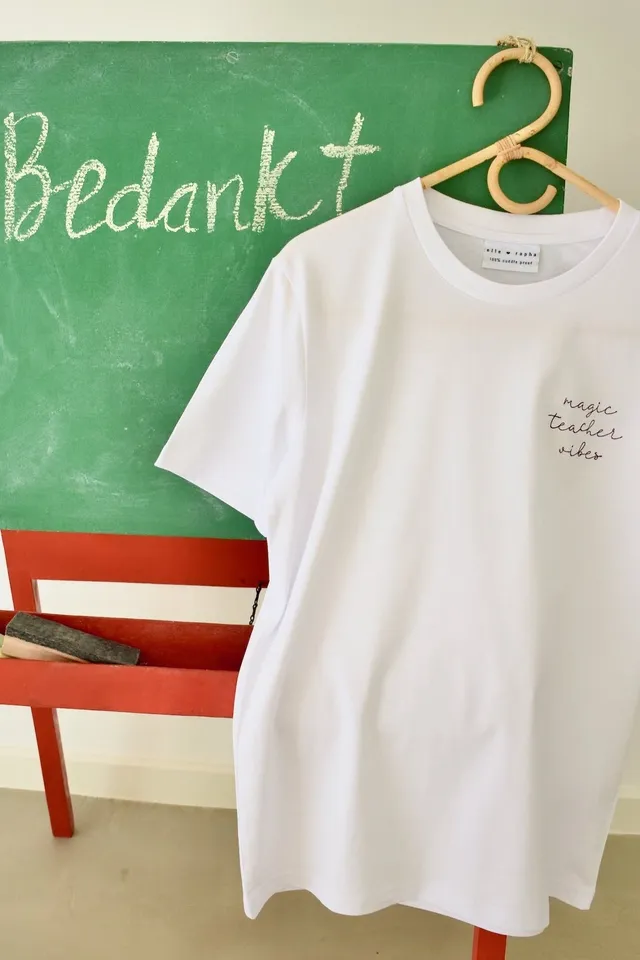 Ella and Rapha Magic Teacher Vibes t-shirt bianca cotone bio