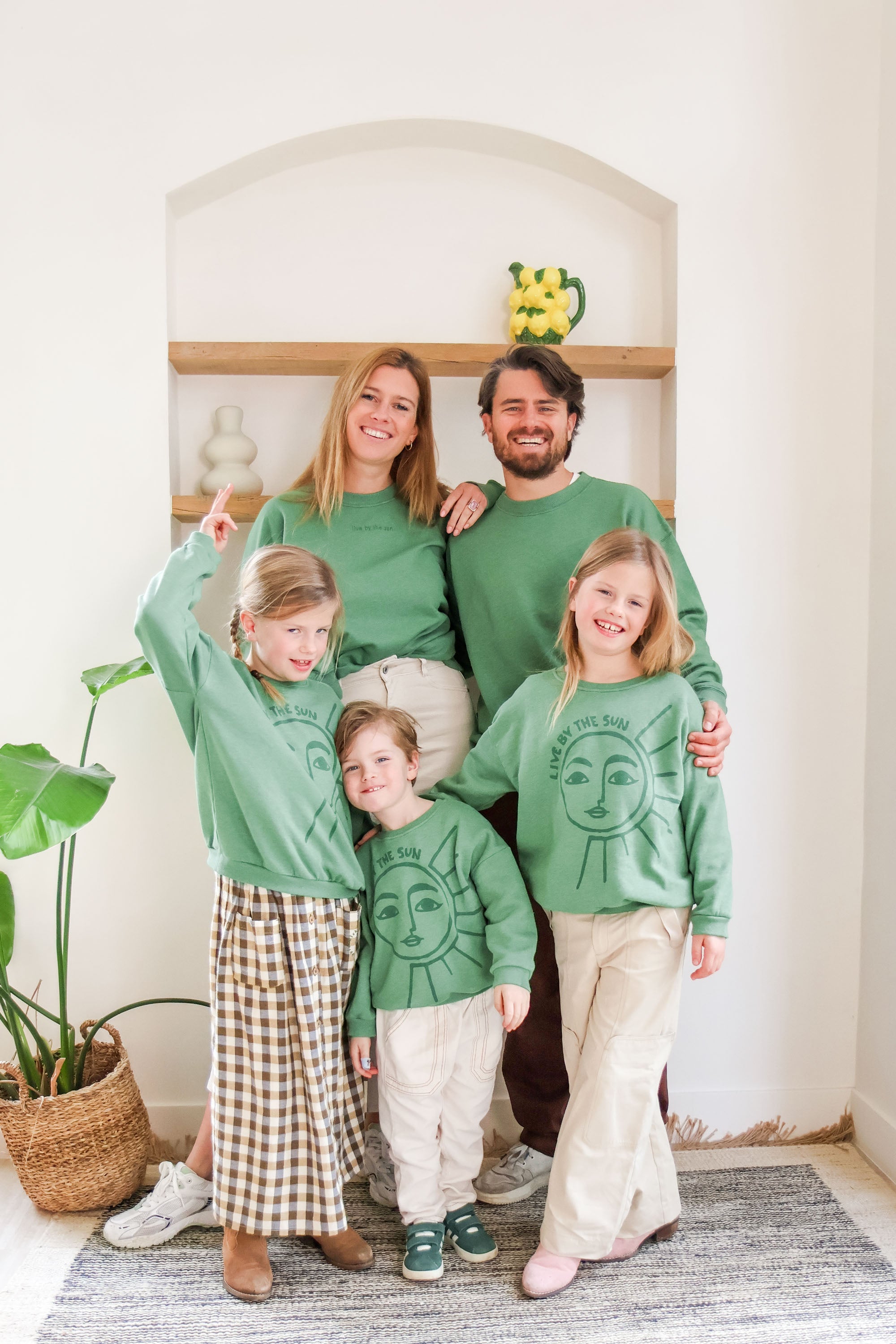 Ella and Rapha little green LIVE BY THE SUN felpa verde vestibilità comoda