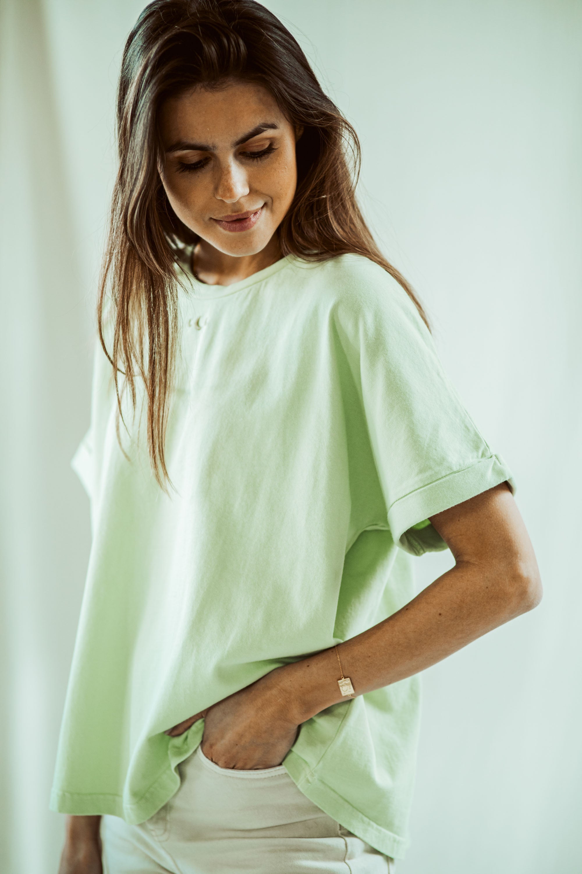 Ella and Rapha LITTLE MOONS Matcha t-shirt verde ricamo