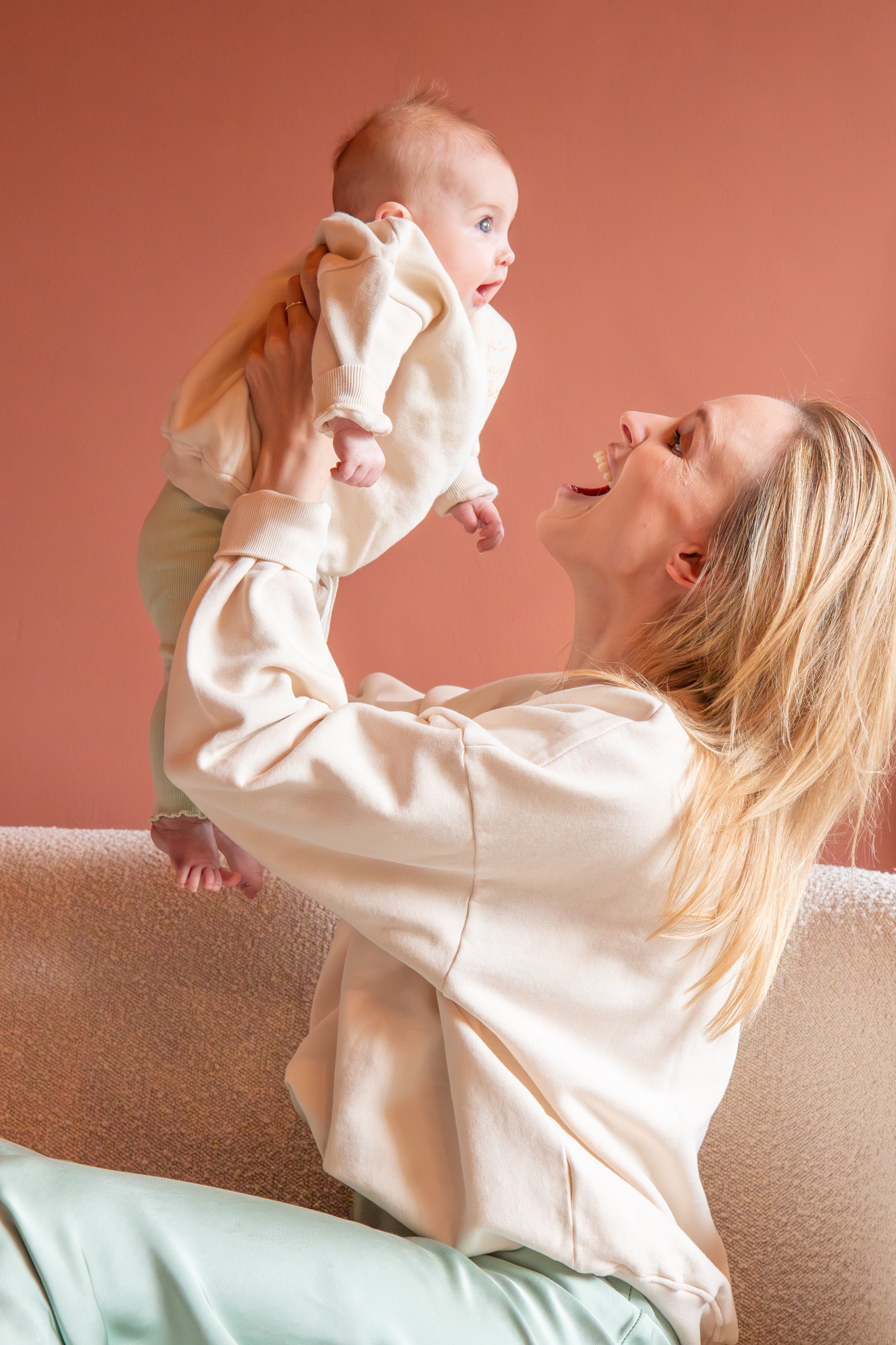 Ella and Rapha Mama felpa donna avorio loose fit