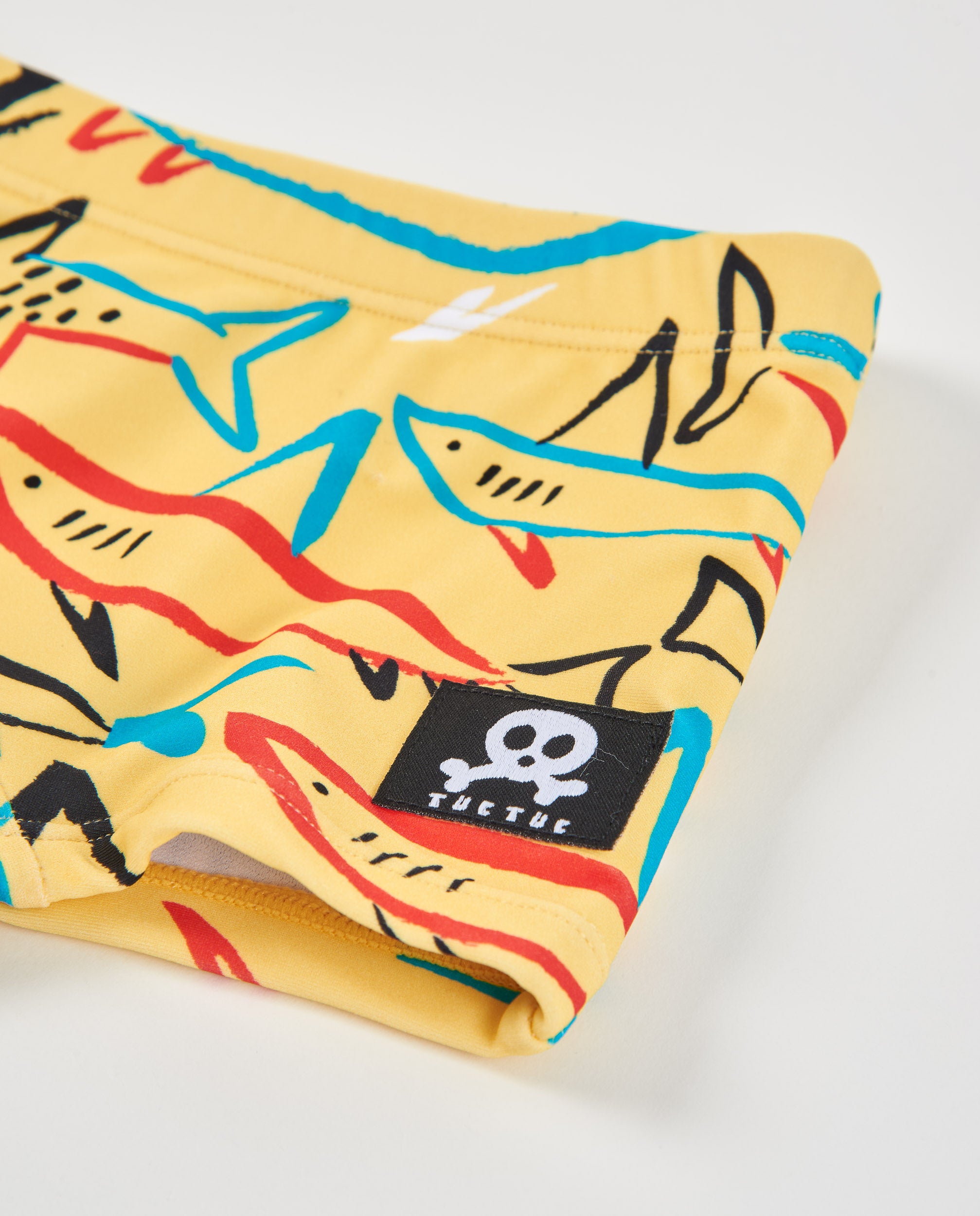 Tuc Tuc boxer mare bimbo squali giallo