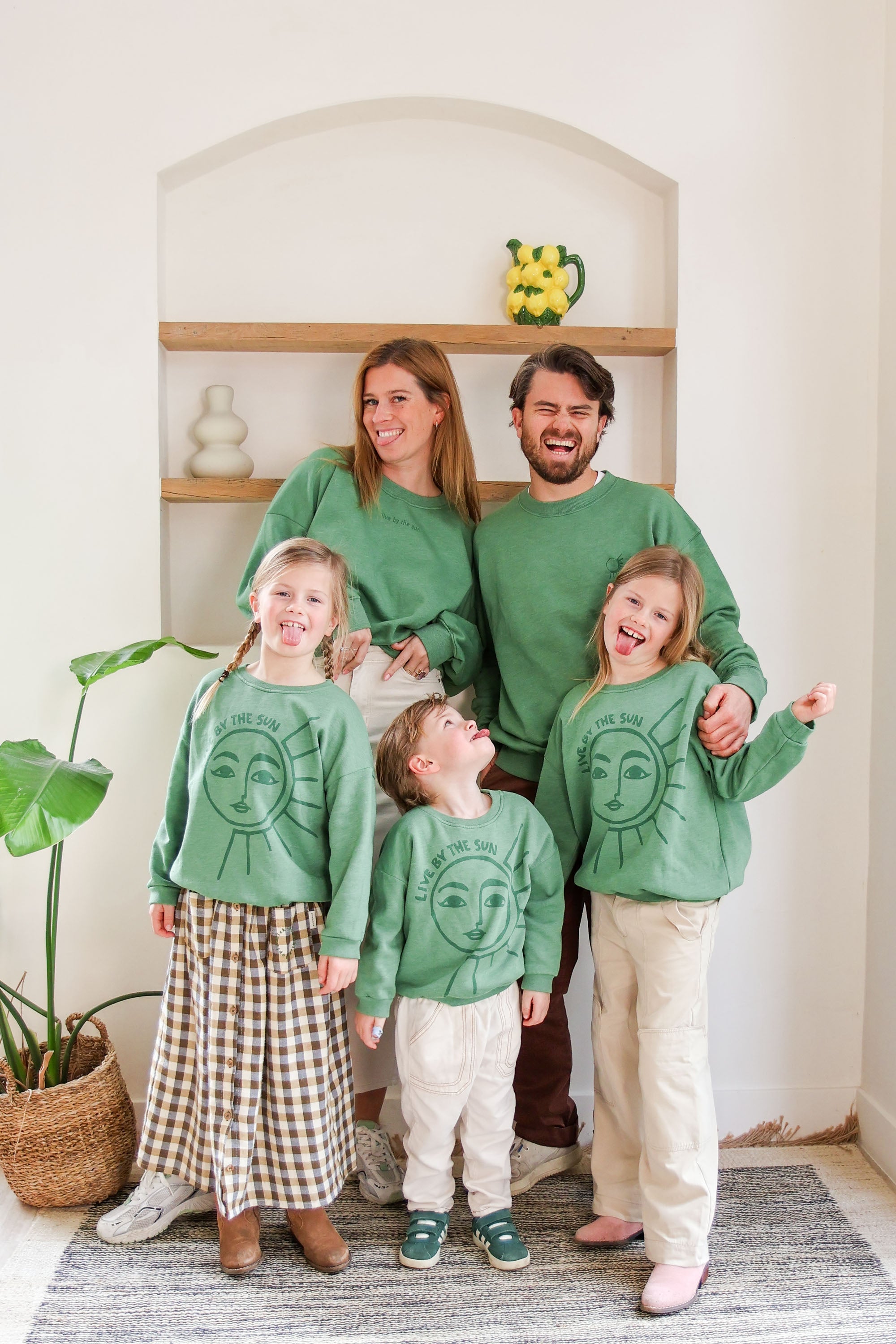 Ella and Rapha little green LIVE BY THE SUN felpa verde vestibilità comoda