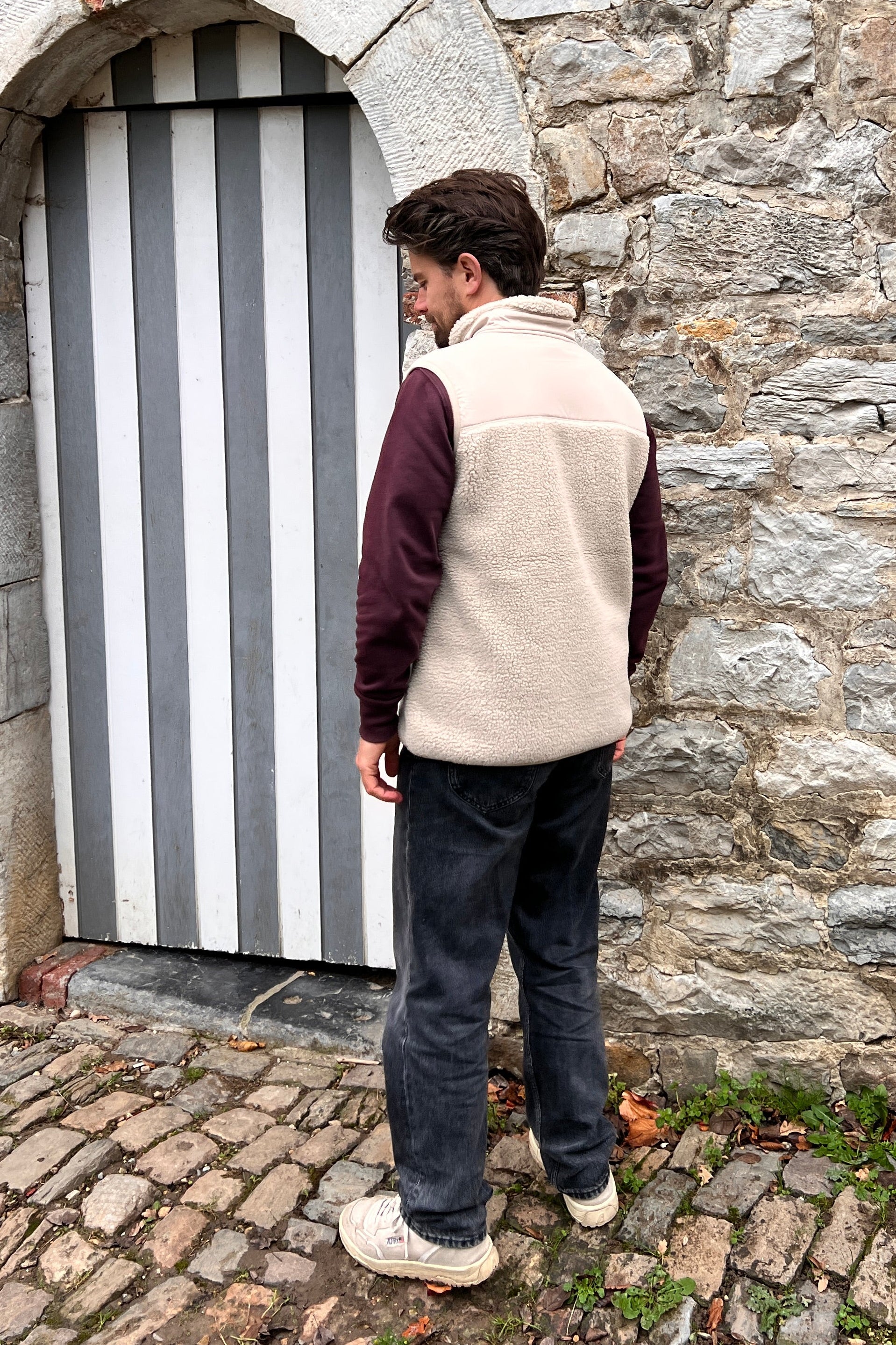 Ella and Rapha Teddy Vest gilet smanicato uomo beige